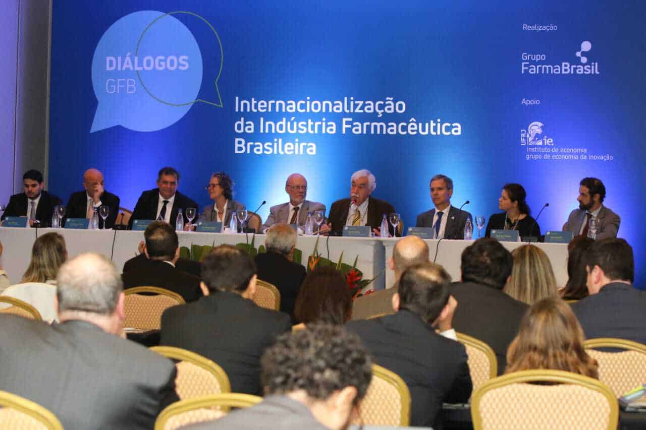 FarmaBrasil avalia entraves para internacionalização do setor